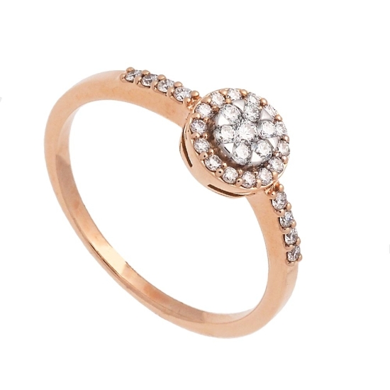 Anillo de oro rosa de 18Kt con un motivo circular de diamantes talla brillante con una orla, también de diamantes talla brillant