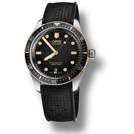 El Oris Divers Sixty-Five es un reloj automático con caja de acero de 40 mm con bisel en bronce, esfera en negro, fecha, cristal