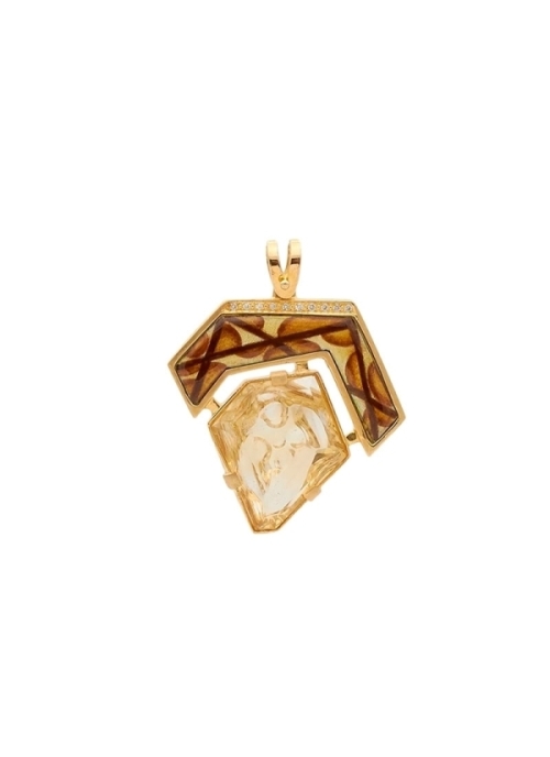 Colgante con esmalte transparente sobre plata cincelada. 
Citrino en talla fantasía. Diamantes en talla brillante con oro de 18k
