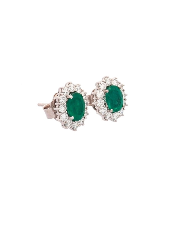 Pendientes de oro blanco de 18Kt con esmeraldas talla oval con un peso total de 2,14ct y diamantes talla brillante de 1,30ct de 