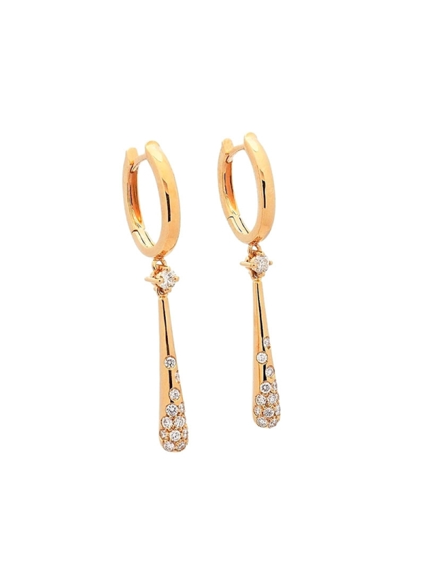 Pendientes largos de oro amarillo de 18Kt criolla con un brillante en garras, unido a una gota con diamantes talla brillante eng