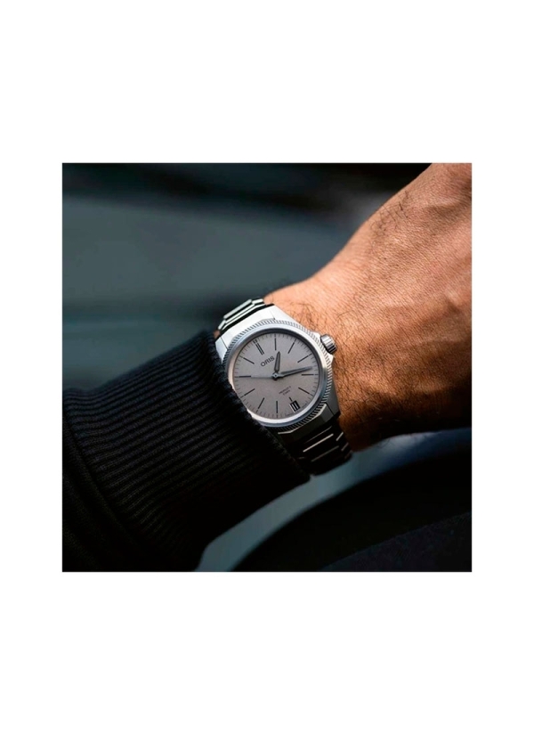 Reloj automático con reserva de marcha de hasta 120 h en caja de titanio de 39.00 mm, esfera de color gris con cristal de zafiro 2