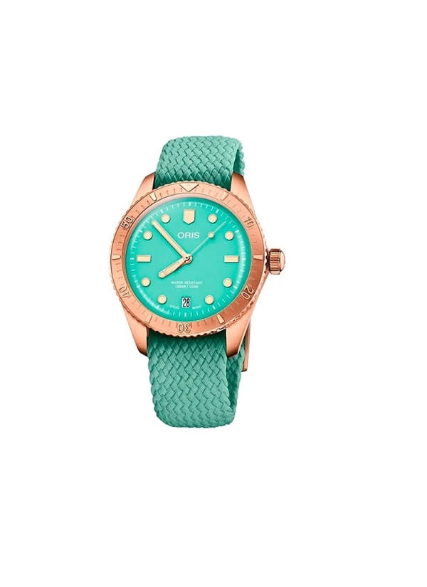 Reloj de movimiento automático realizado en bronce de 38mm de diámetro con hasta 38h de reserva de marcha, esfera de color verde