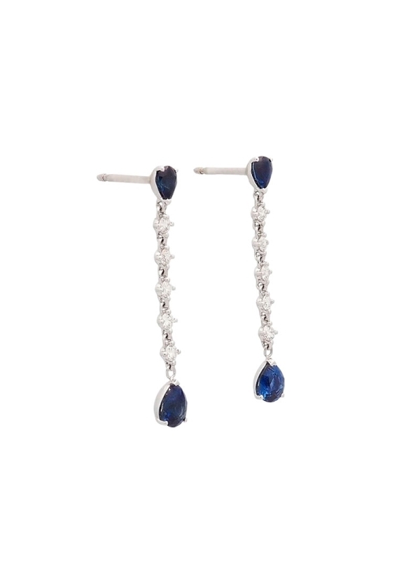 Pendientes largos de oro blanco de 18Kt, con una ligera estructura linear de 5 diamantes talla brillante engastados en garras co Pendientes largos de oro blanco de 18Kt, con una ligera estructura linear de 5 diamantes talla brillante engastados en garras co