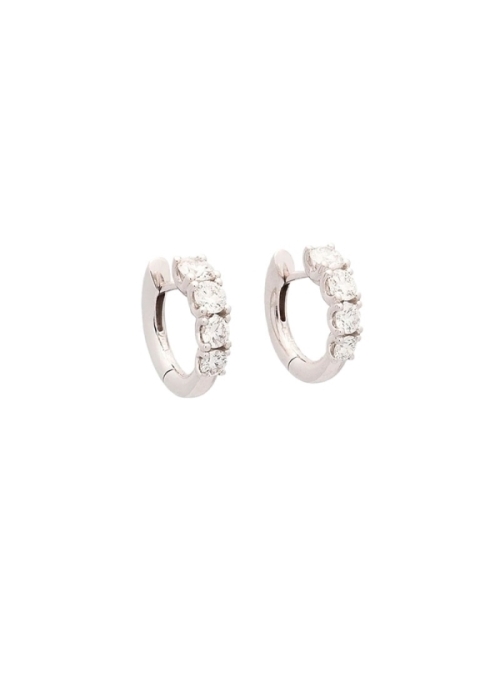Pendientes de oro blanco de 18Kt con 4 diamantes talla brillante en disminución en cada pendiente. El peso total de los diamante
