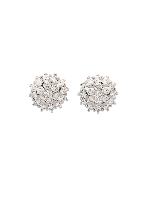 Pendientes pegados de oro blanco de 18Kt con un diámetro de 12mm, con diamantes talla brillante dispuestos en 3 alturas. Un bril