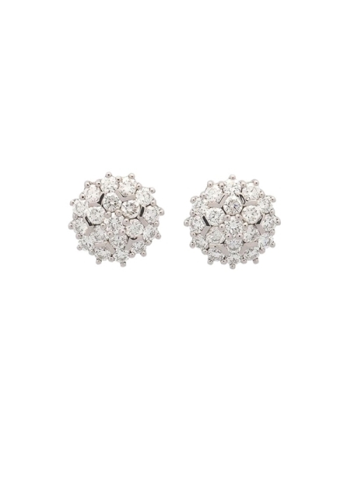 Pendientes pegados de oro blanco de 18Kt con un diámetro de 12mm, con diamantes talla brillante dispuestos en 3 alturas. Un bril