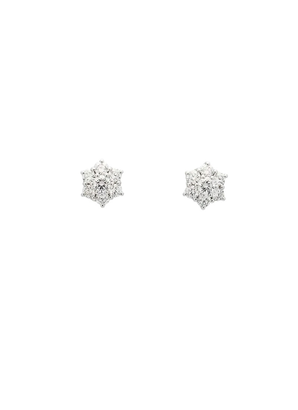 Pendientes de oro blanco de 18Kt, hechos a mano, compuestos por un brillante central rodeado de otros 6 haciendo un ligero efect