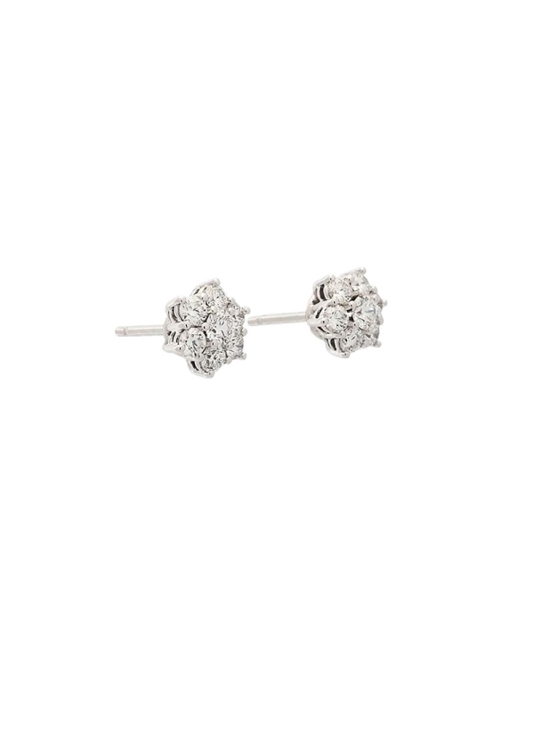 Pendientes de oro blanco de 18Kt, hechos a mano, compuestos por un brillante central rodeado de otros 6 haciendo un ligero efect 2