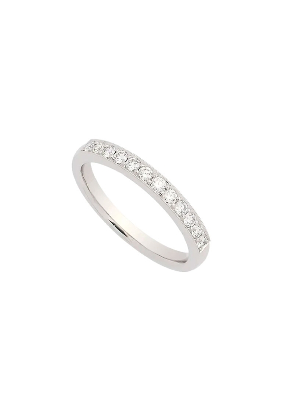Media alianza de oro blanco de 18Kt, hecha a mano, con 12 diamantes talla brillante, con un peso total de 0,27ct y calidad de co