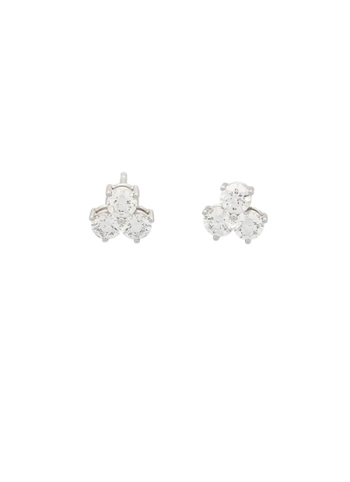 Sencillos y excepcionales pendientes de oro blanco de 18Kt, trio de diamantes talla brillante, con un peso total de 1,50ct. 6 di