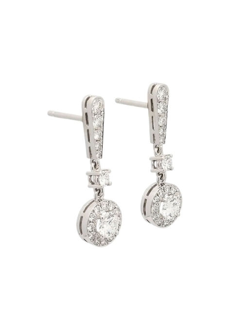 Pendientes de oro blanco de 18Kt, hechos a mano. Largos, compuestos por una gota invertida de diamantes, unida a una orla con un