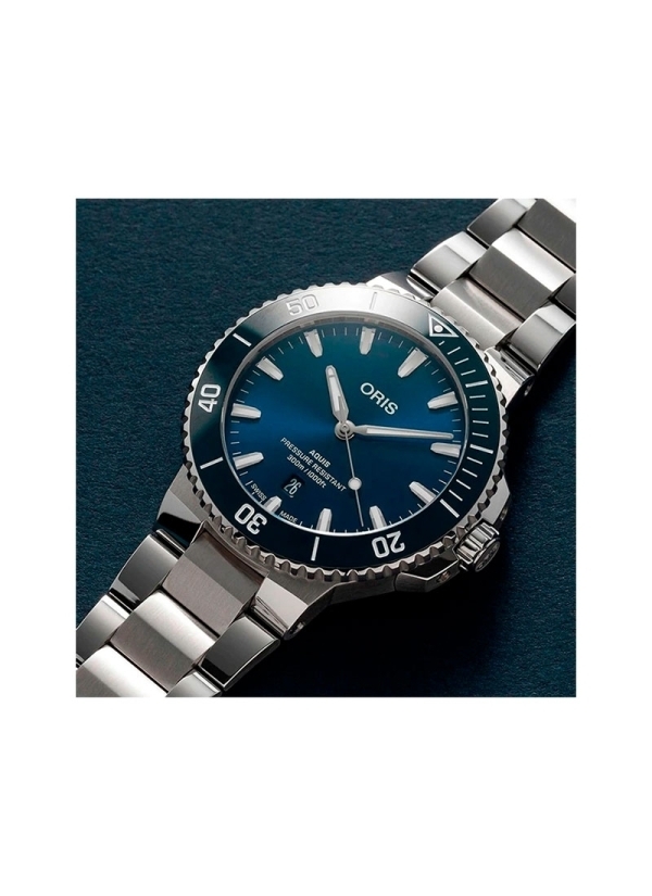 Reloj automático con reserva de marcha de hasta 38h, caja de acero de 43,50 mm, esfera negra con ventana de fecha y correa de ac Reloj automático con reserva de marcha de hasta 38h, caja de acero de 43,50 mm, esfera negra con ventana de fecha y correa de ac