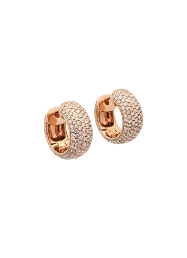 0Pendientes de oro rosa de 18Kt en forma de criolla ancha (frente: 13x6mm) con pavé de diamantes talla brillante con un peso tot