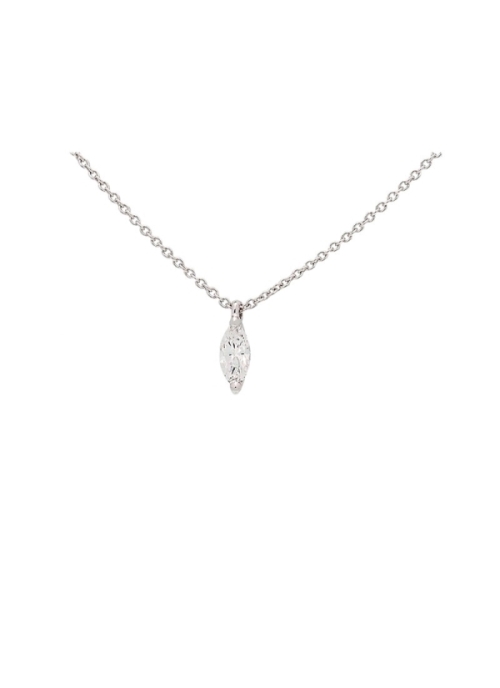 Fina cadena de oro blanco de 18Kt, de 43cm de largo, con un diamante talla marquise de 0,20 ct engastado en garras.