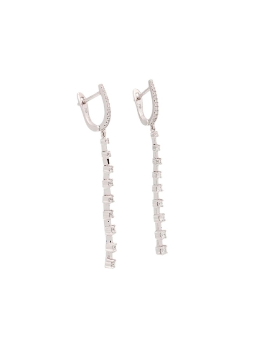 Pendientes largos de oro blanco de 18Kt. Finísima criolla de brillantes de la que penden otros 9, engastados en garras y unidos 
