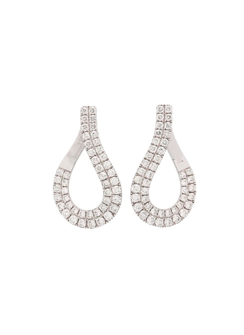 Pendientes de oro blanco de 18Kt, criolla en forma de gota con dos bandas de diamantes talla brillante que tienen un peso total 