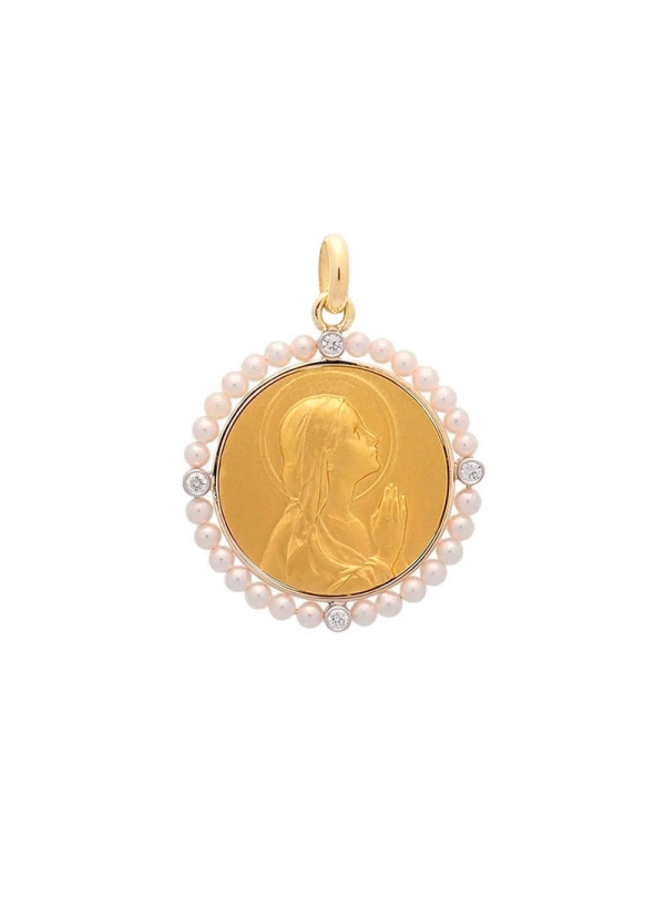 Medalla de oro amarillo de 18Kt, Virgen niña rezando, de 20mm rodeada con un bisel compuesto de 28 perlas cultivadas Akoya de 2-