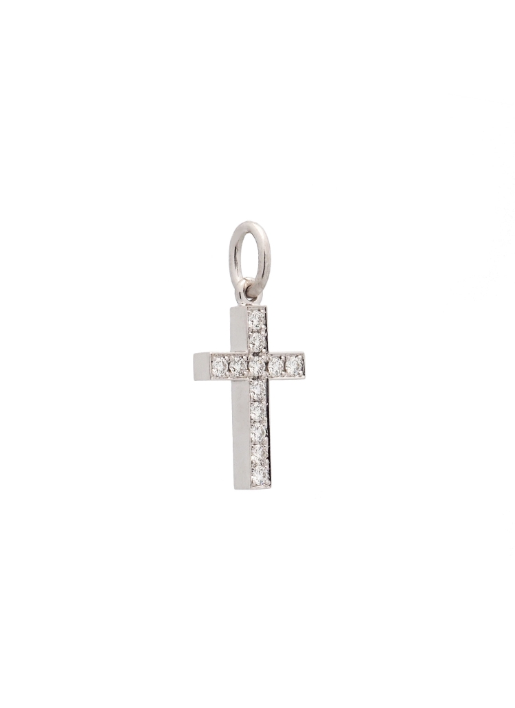 Cruz de oro blanco de 18Kt, hecha a mano de 15x10mm, con 12 diamantes talla brillante de 0,22ct de color D-E y pureza VS1.
