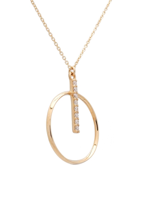 Delicada cadena de oro amarillo de 18Kt de 43cm de largo, con asa extra, permitiendo una medida de 40cm, la cual tiene un colgan