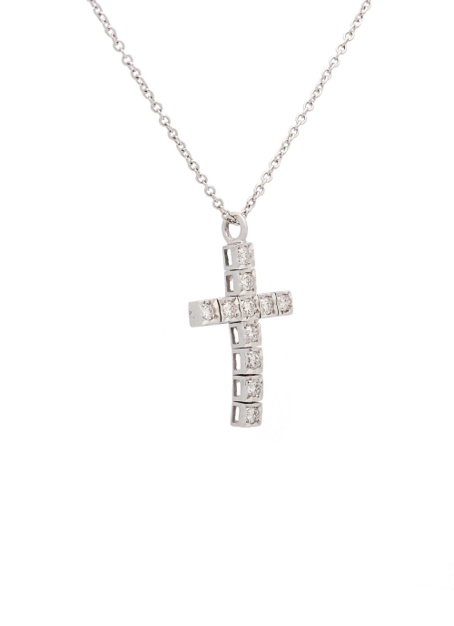 Cadena de oro blanco de 18Kt de 40cm de largo, con una cruz de 17x12mm compuesta por 11 diamantes talla brillante con un peso to