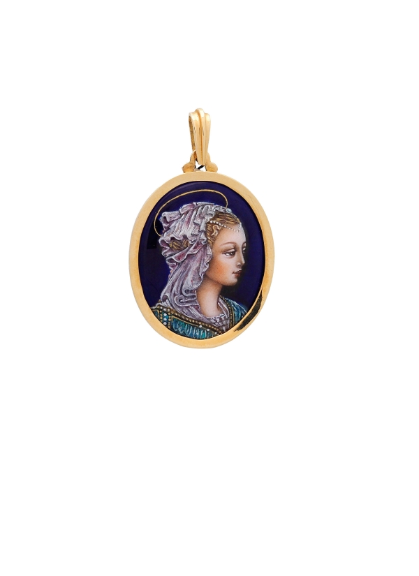 Medalla de esmalte de forma oval de 32x27mm con retrato femenino. Con bisel y chapa trasera de oro amarillo de 18Kt.