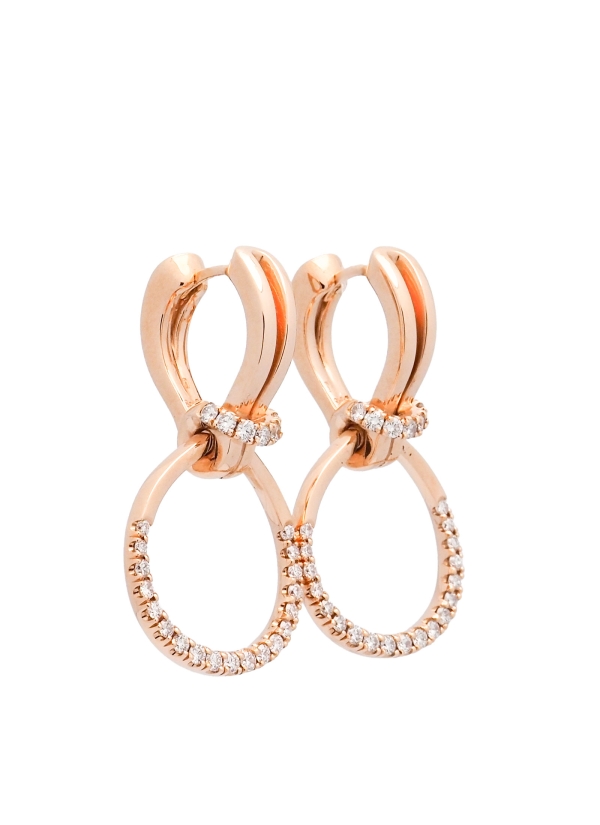 Pendientes de oro rosa de 18Kt. En forma de criolla doble, con una abrazadera de diamantes talla brillante, de la cual pende un  2