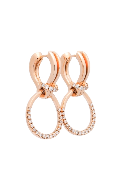 Pendientes de oro rosa de 18Kt. En forma de criolla doble, con una abrazadera de diamantes talla brillante, de la cual pende un 