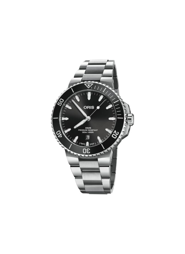 En negro, el Aquis Date de 43,50 mm es el reloj deportivo definitivo. Fino y con un alto desempeño, es un clásico moderno versát