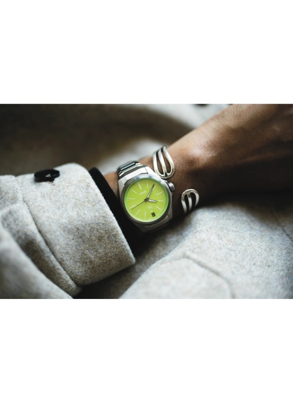 Los relojes de Oris, como el ProPilot X Kermit Edition, quieren aportar alegría. Colaboramos con la Rana Gustavo de Disney en un 2