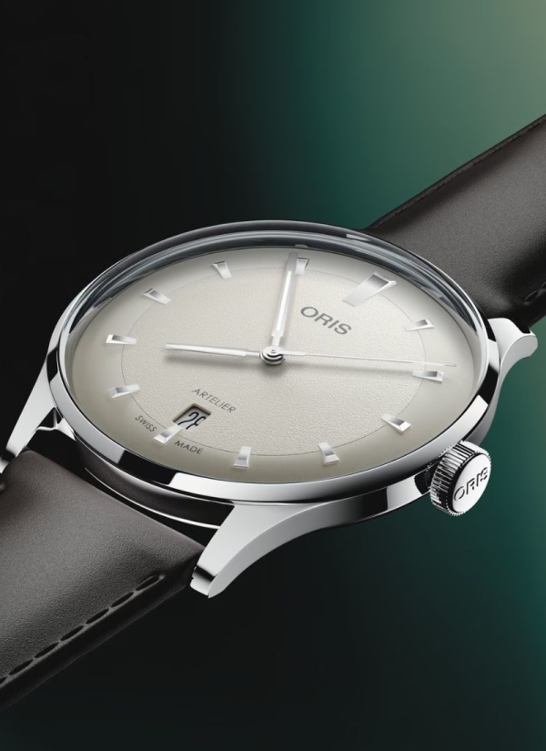 Con sus líneas finas y limpias, esfera despejada, el Artelier Date es un reloj urbano elegante del siglo XXI. Dentro, un movimie 2