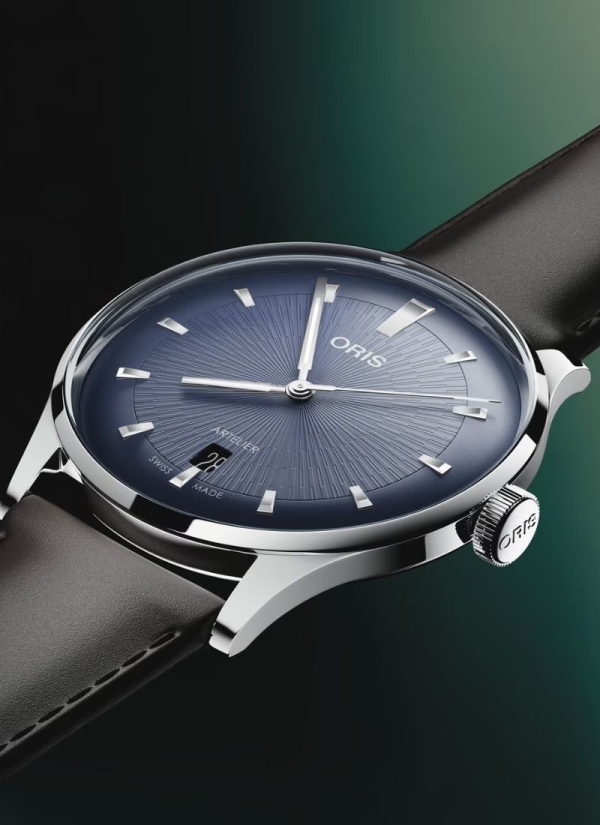 Con sus líneas finas y limpias, esfera despejada, el Artelier Date es un reloj urbano elegante del siglo XXI. Dentro, un movimie 2