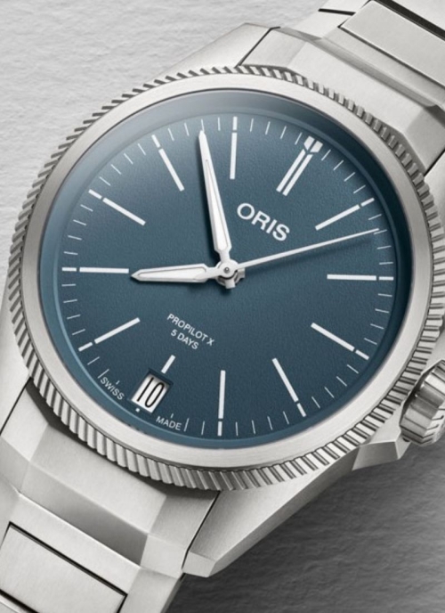 Presentamos el innovador ProPilot X Calibre 400, un reloj de nueva generación embutido en una ligera caja de titanio de 39 mm y 