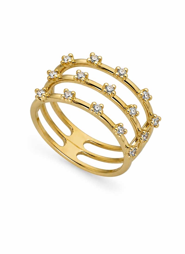 Original anillo triple de oro amarillo de 18Kt. En cada una de las 3 bandas 5 pequeños diamantes talla brillante engastados en g
