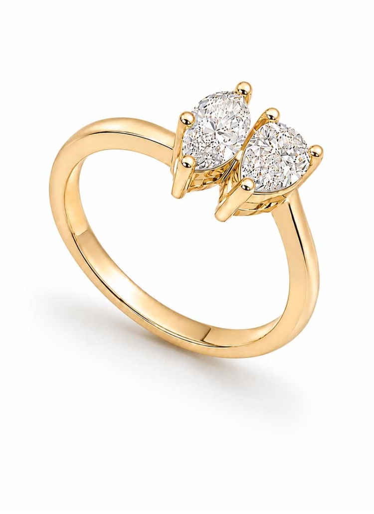 Tu y yo de oro amarillo de 18Kt, con diamantes talla marquise de 0,30ct  y talla perilla 0,30ct. Ambos con certificado GIA G VVS